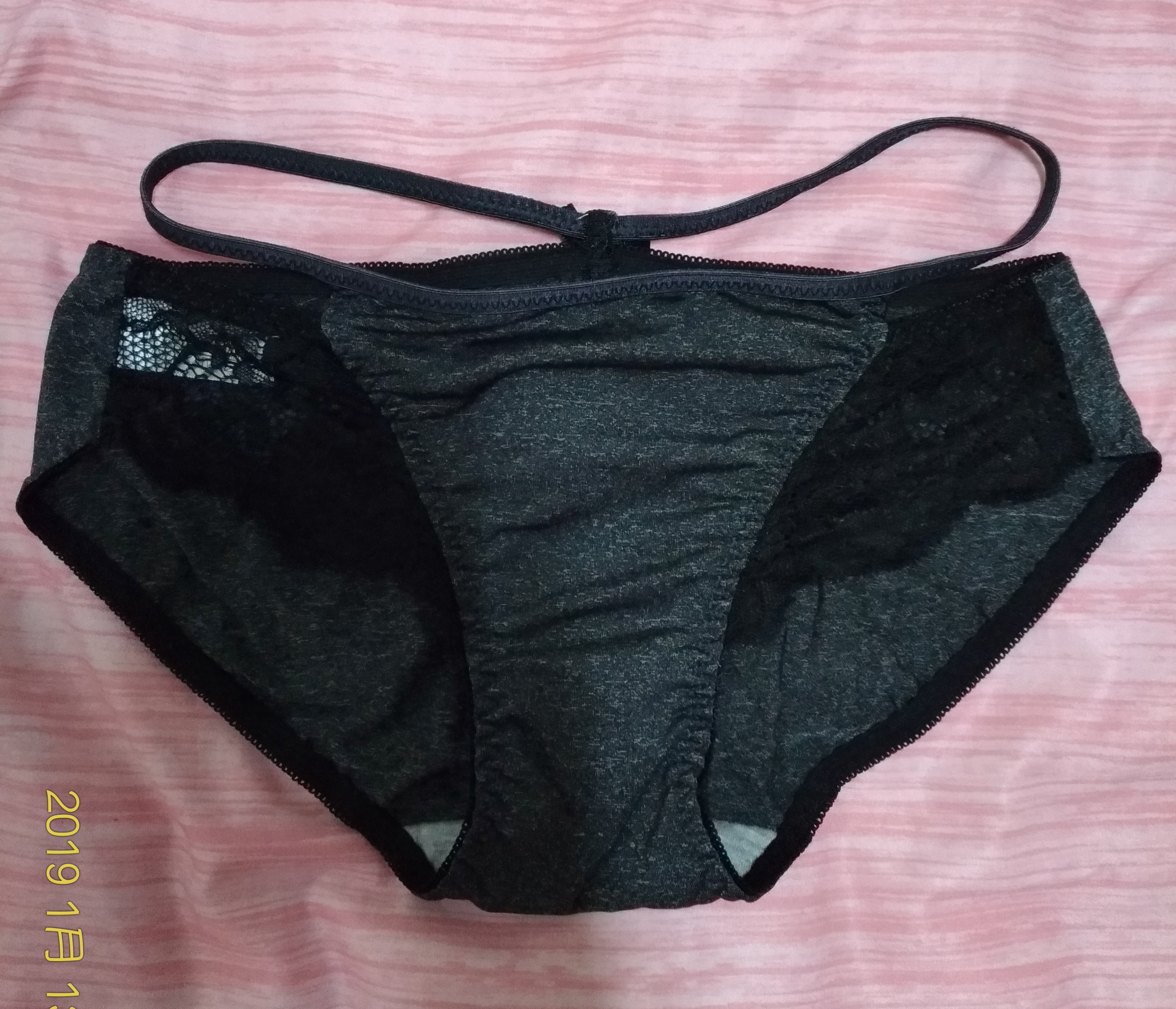 人妻原味 線條灰色褲