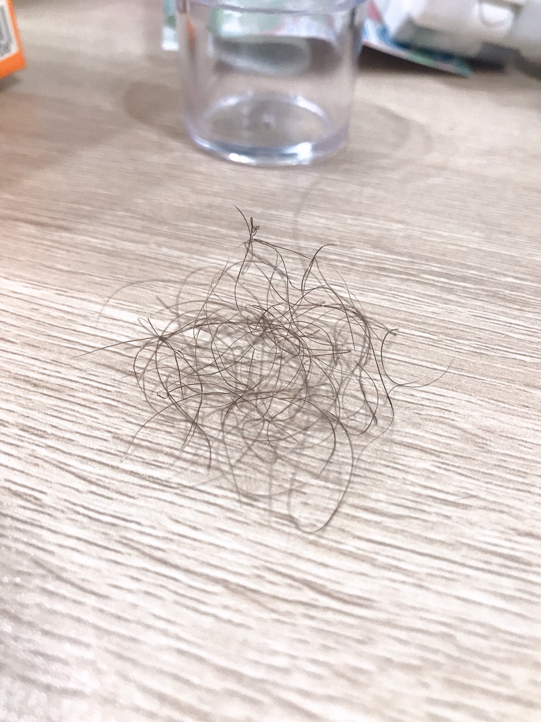 【LINE:in5200】陰毛連根拔起 10根 200元 (可加購拔毛過程影片4分鐘300元 拔的過程有掰穴清楚看得到穴穴的洞口 還會有愉快的嬌喘聲)