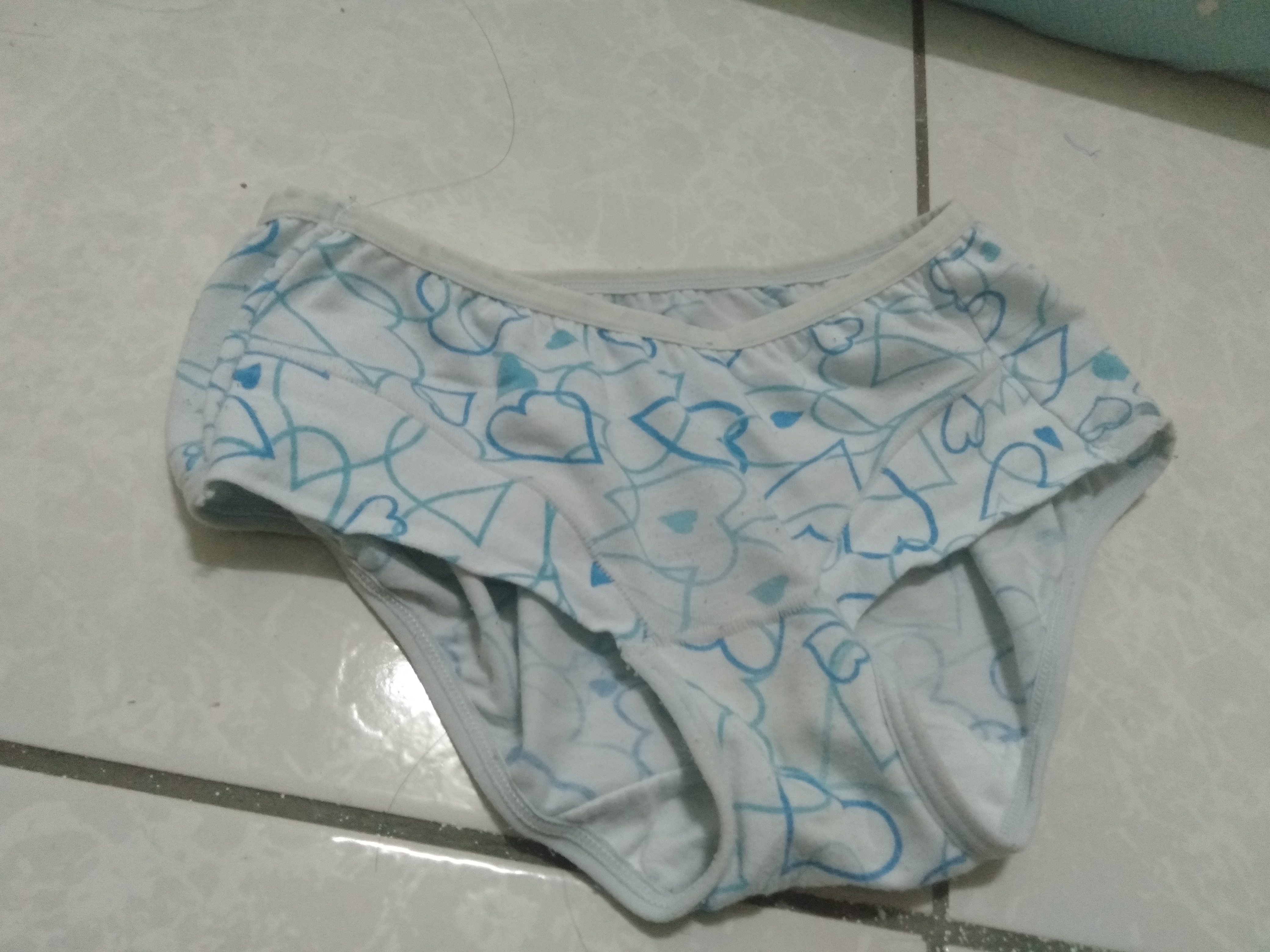 小天的藍色內褲??