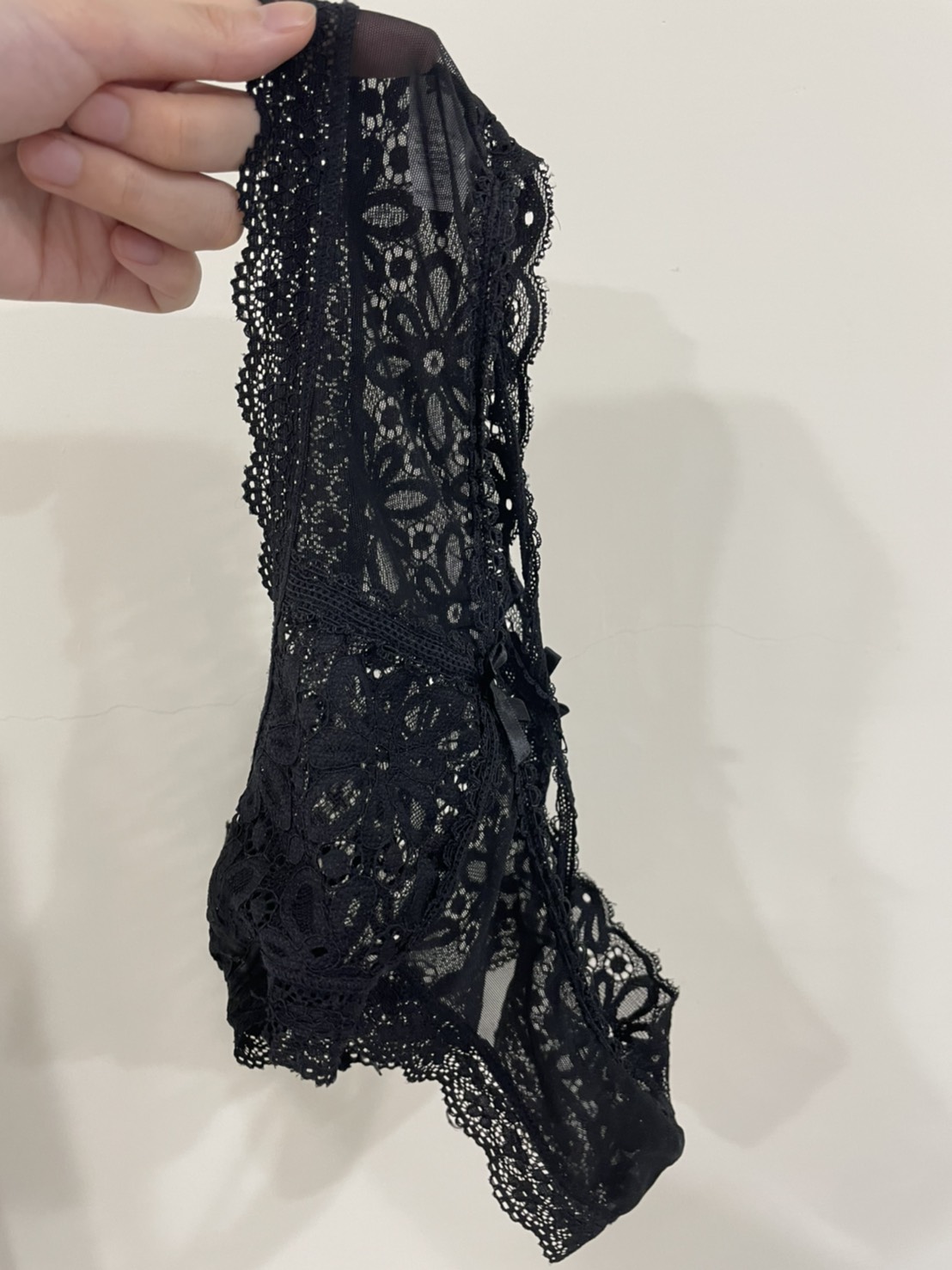 黑雷絲半丁字內褲?