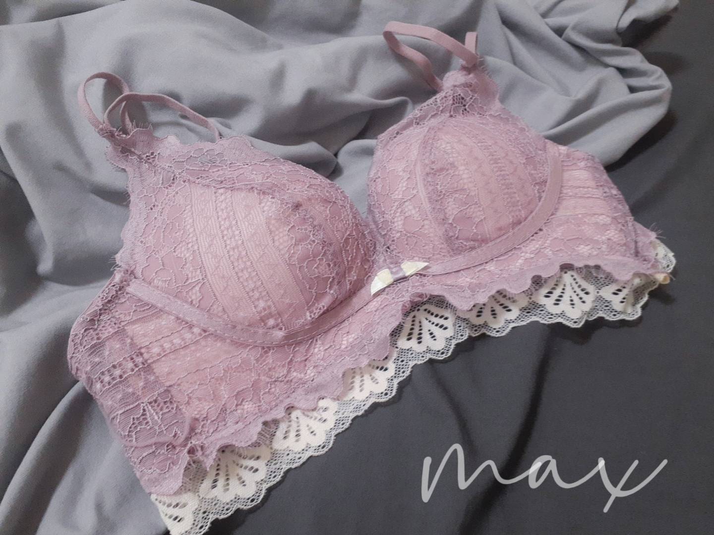 蕾絲淡紫色內衣