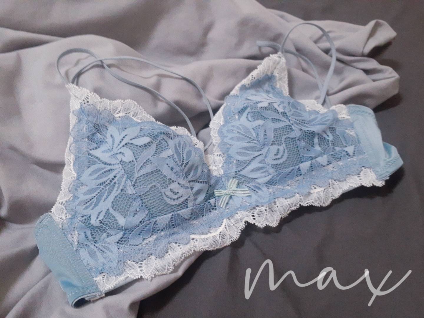 蕾絲水藍色內衣