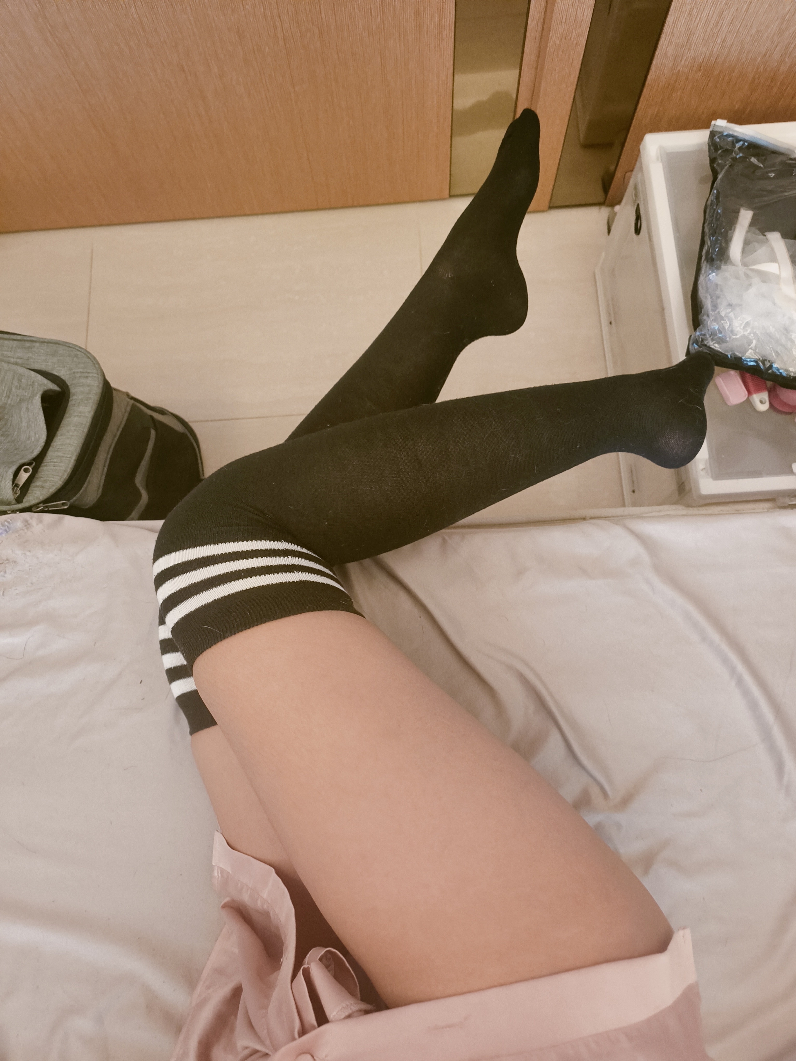 【已售出】條紋膝上襪