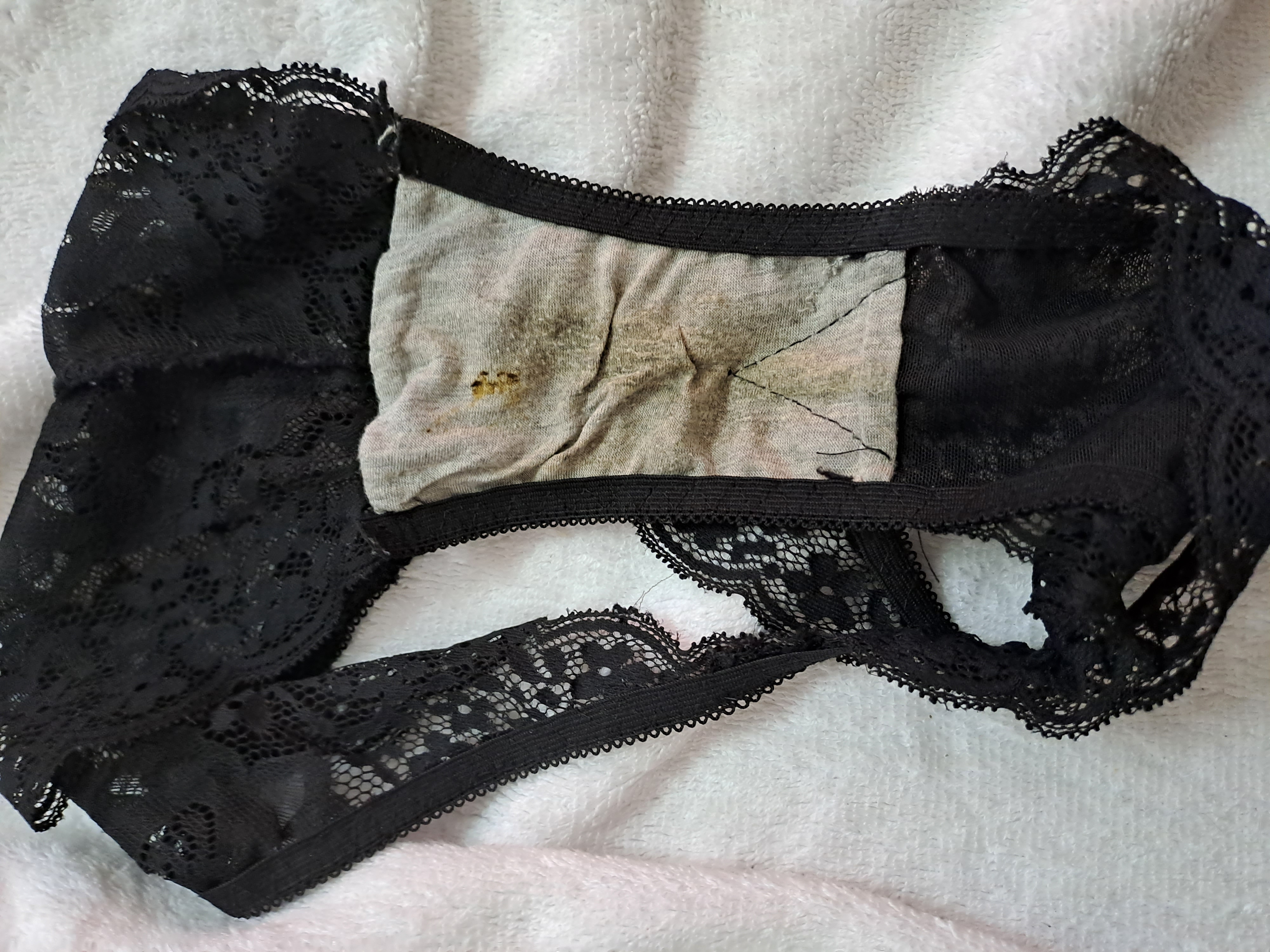 沾過大便的内褲