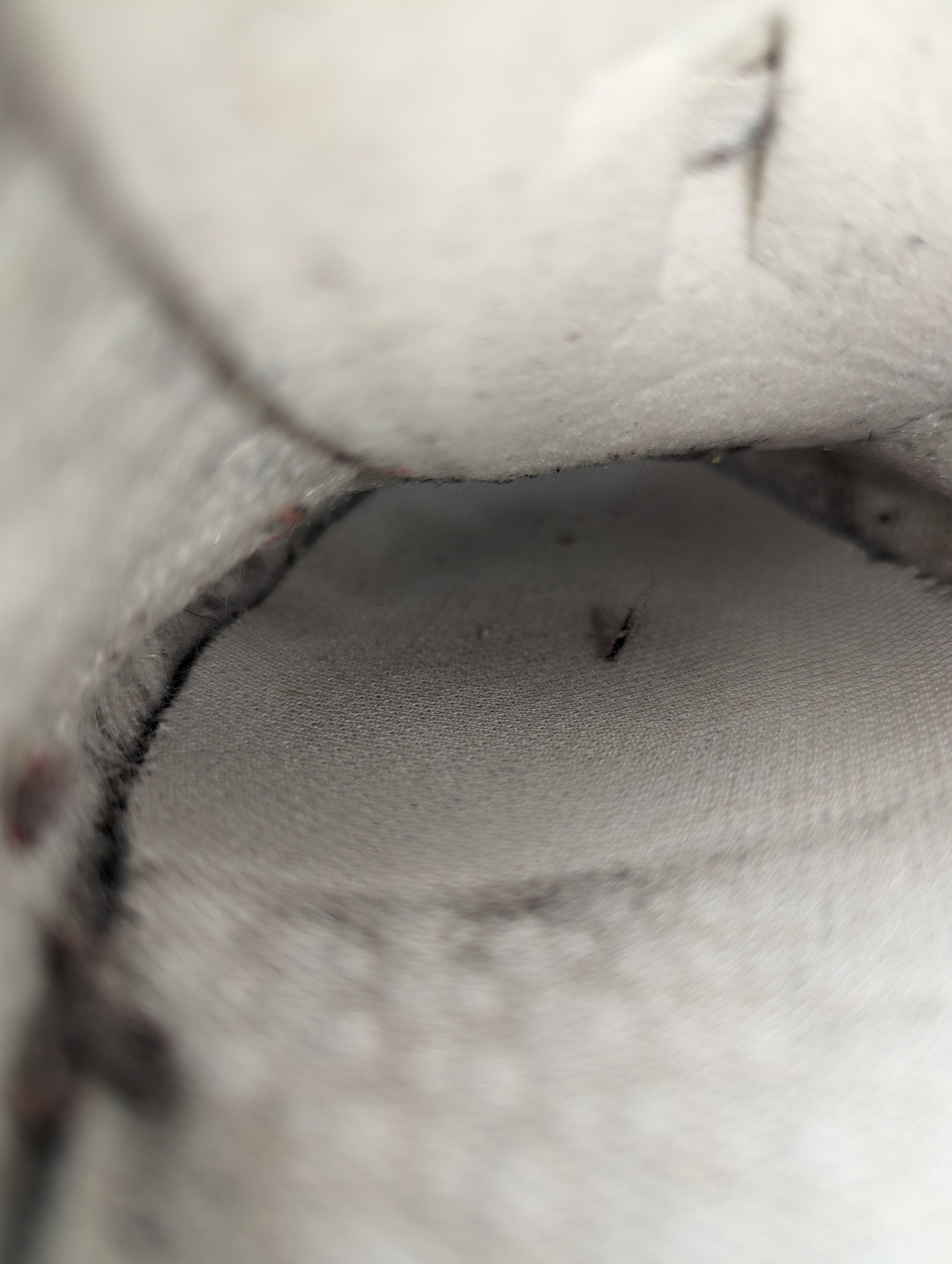 高中生ㄉ騷鞋?adidas小白鞋