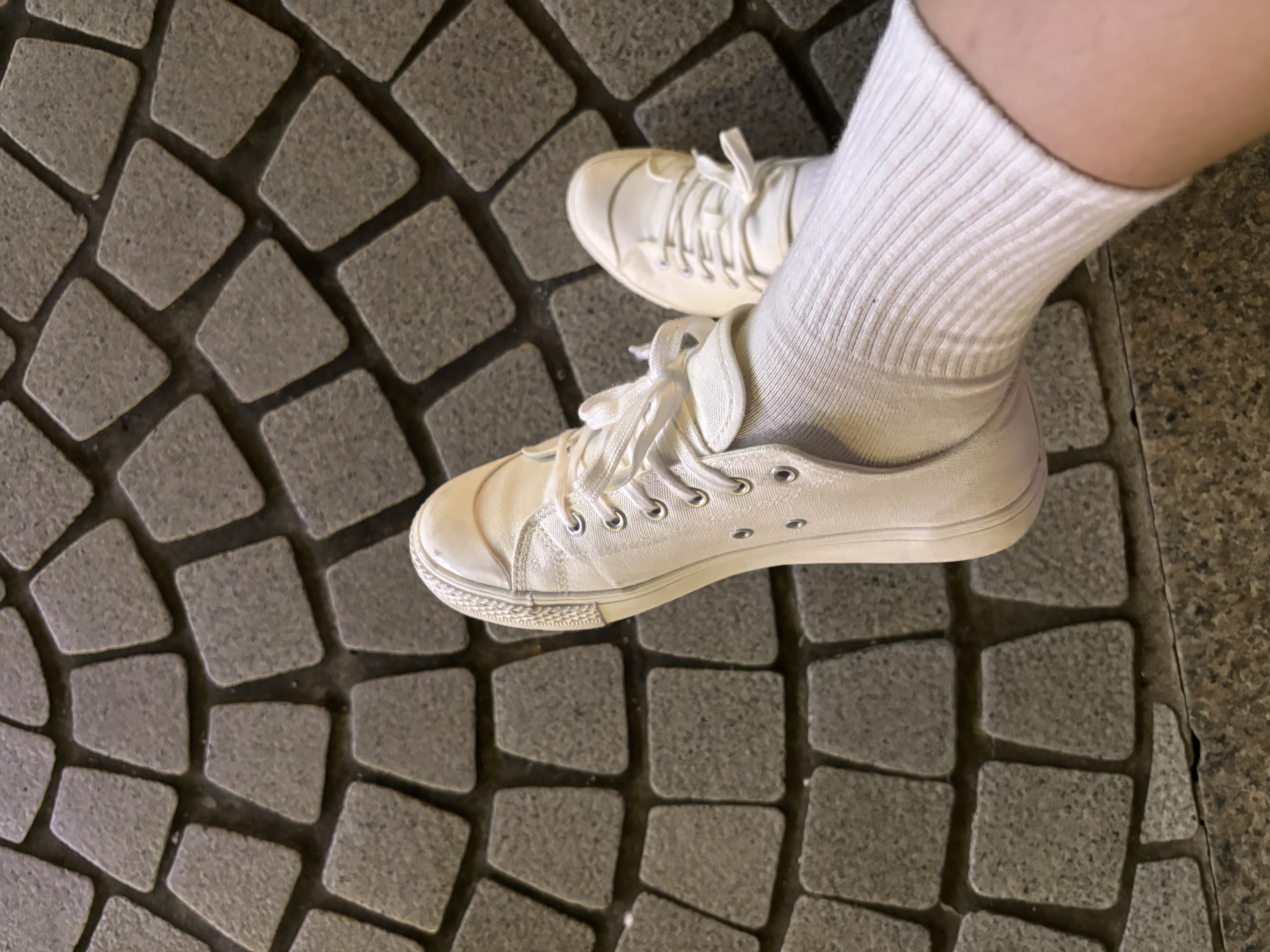 穿了三個月的小白鞋?