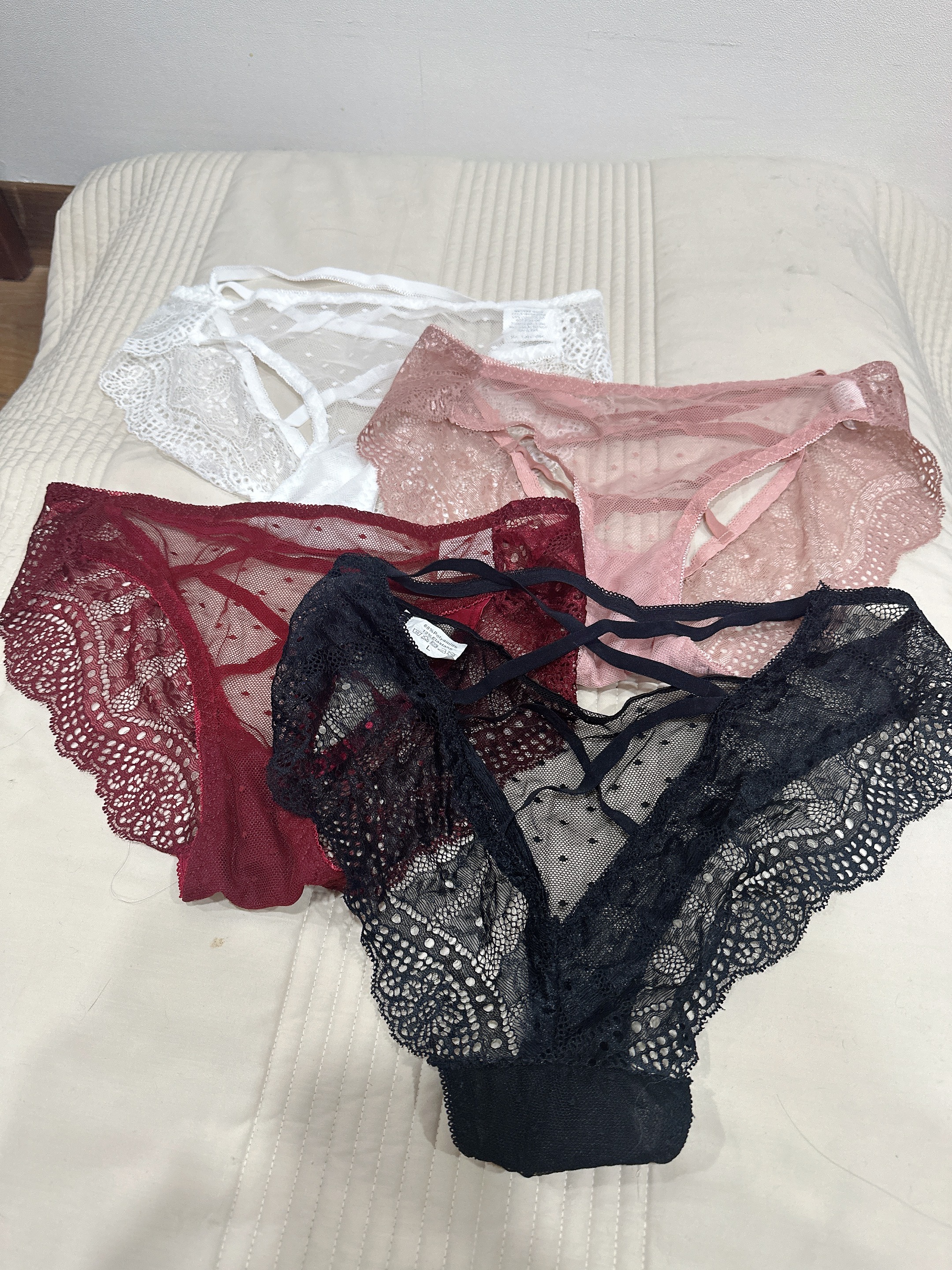 屁股網袋，全透情感蕾絲內褲