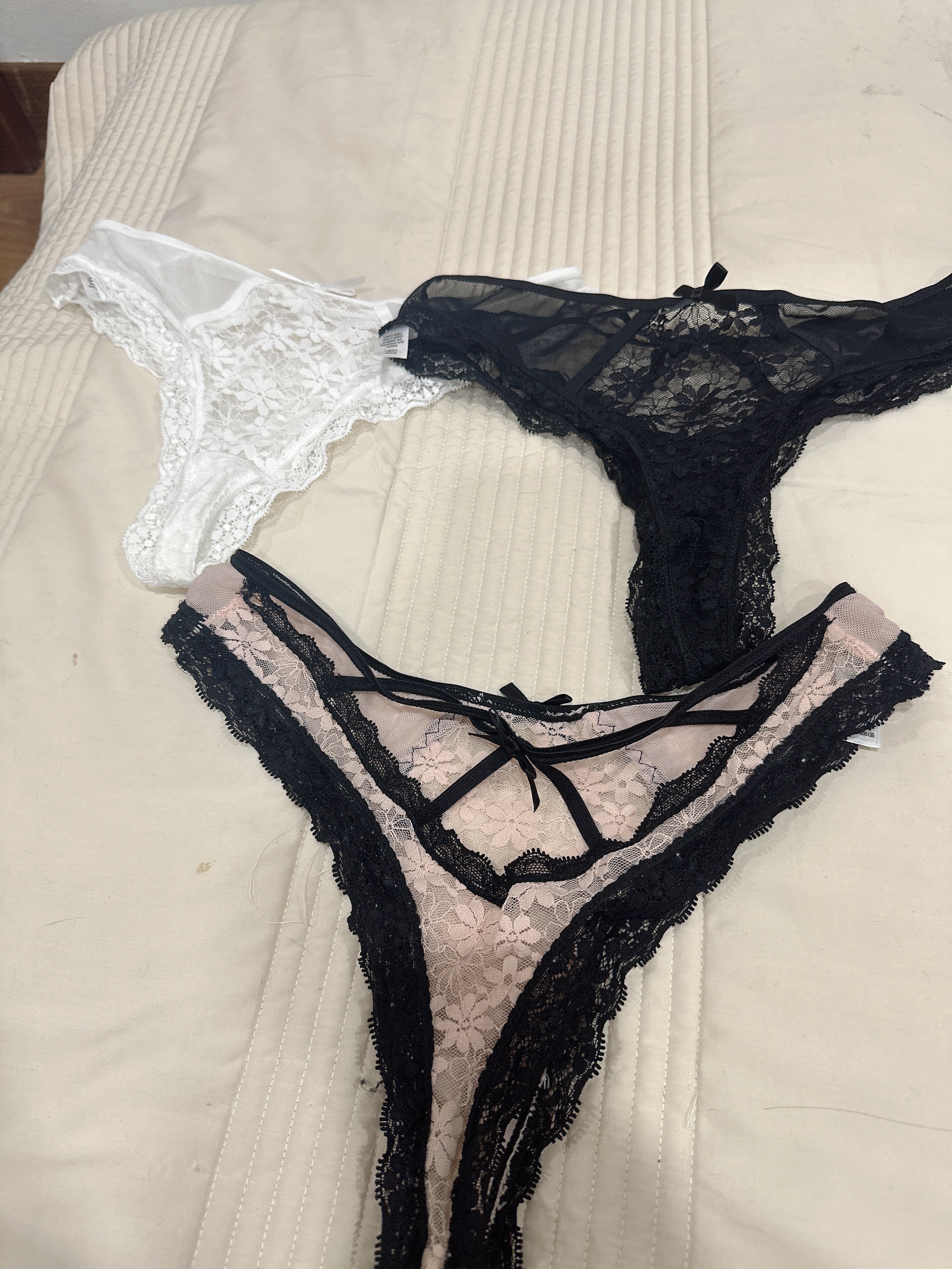 蕾絲小丁 配合蝴蝶結