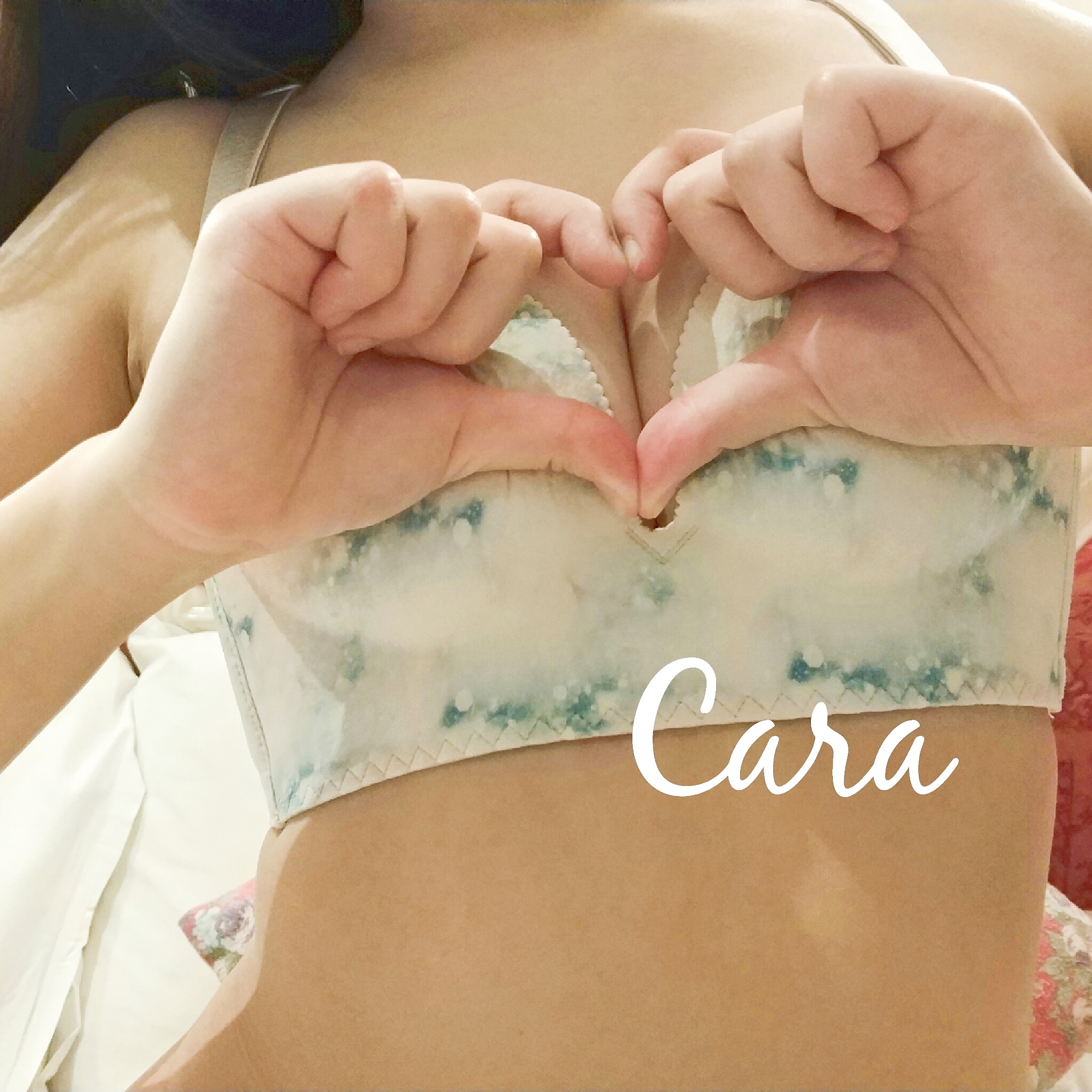 高中長腿小淫娃 Cara